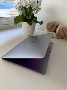 MacBook Pro 2016 (3 фото из 8)