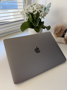 MacBook Pro 2016 (6 фото из 8)