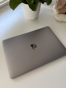 MacBook Pro 2016 (8 фото из 8)