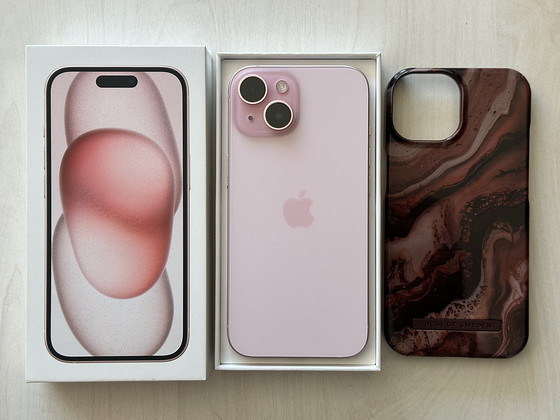Apple iPhone 15 розовый 128GB как новый!