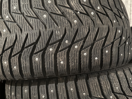235/35R19 Sailun Ice Blazer WST3