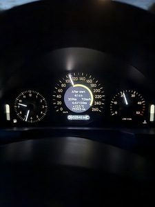 MERCEDES-BENZ E 200 CDI (10 foto / 10)