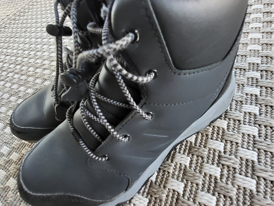 Зимние сапоги New Balance (размер 38)
