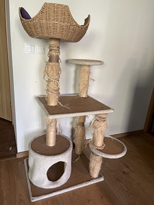 Кошачий домик (1 фото из 1)