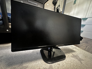 LG monitor 60 Hz (2 foto / 6)