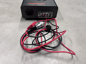 Hytera RD985 digitaalne repiiter-tugijaam 400-470MHz UHF (4 foto / 6)