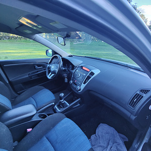 Kia ceed (5 foto / 5)