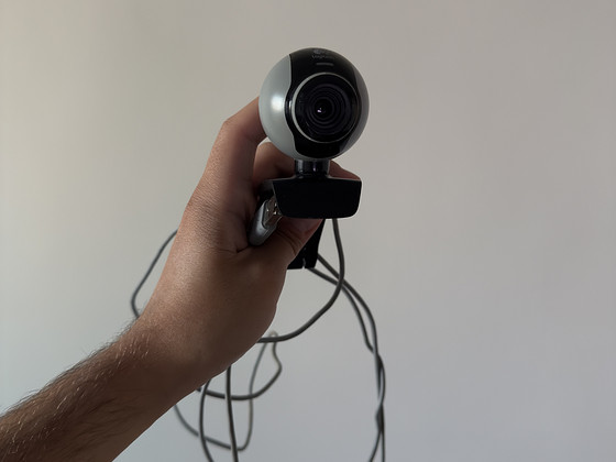 Logitech C250 — веб-камера со встроенным микрофоном