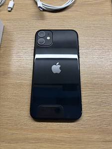 iPhone 11 64GB, must, originaalkarp ja lisad (3 foto / 5)
