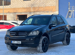 MERCEDES-BENZ ML 320 CDI 4MATIC (8 foto / 8)