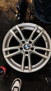 BMW e60 (3 foto / 10)