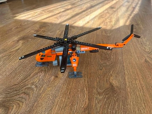 Продам набор LEGO City Арктический вертолёт, 8–11 лет (3 фото из 4)