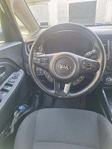 Kia (11 foto / 14)