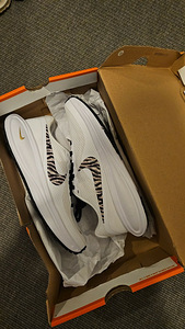 Новые Nike р. 37,5 (1 фото из 1)