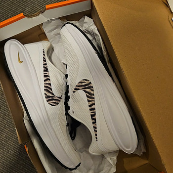 Uued nike s. 37,5