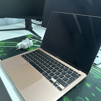 MacBook Air 2020 M1 | 8 ГБ RAM | 512 ГБ SSD