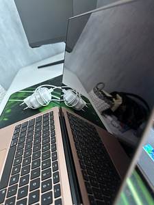MacBook Air 2020 M1 | 8GB RAM | 512GB SSD (3 foto / 10)
