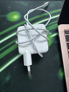 MacBook Air 2020 M1 | 8GB RAM | 512GB SSD (5 foto / 10)