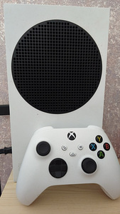 Xbox Series S 512GB + pult (1 foto / 2)