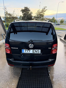 Vw touran (6 foto / 11)