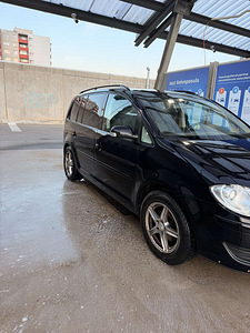 Vw touran (8 foto / 11)
