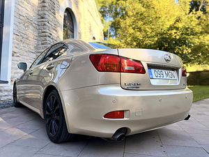 LEXUS IS250 / AUTOMAAT / ROOSTEVABA / ÜV 11.2027 (4 foto / 15)