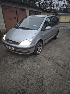 Ford Galaxy (1 фото из 4)