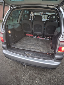 Ford Galaxy (4 фото из 4)