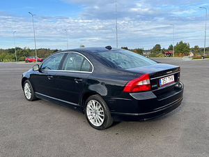 Volvo S80 (3 фото из 6)