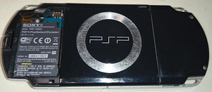 Sony PSP-2003 Slim + Charger + 8GB Memory Stick + Games (4 foto / 10)