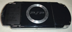 Sony PSP-2003 Slim + Charger + 8GB Memory Stick + Games (5 foto / 10)
