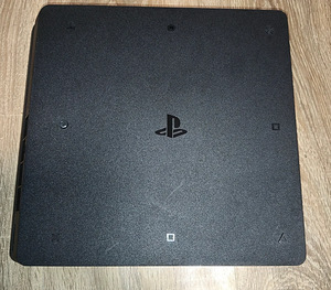 PlayStation 4 Slim 500GB + 2 Controllers + Camera (7 foto / 9)