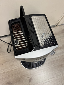 Kohvimasin Delonghi Magnifica ESAM4200.S (3 foto / 4)