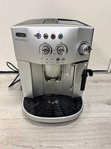 Kohvimasin Delonghi Magnifica ESAM4200.S (1 foto / 4)