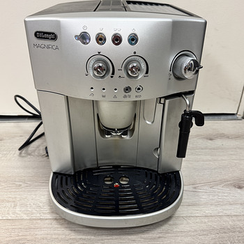 Kohvimasin Delonghi Magnifica ESAM4200.S