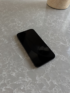 iPhone 13 128 ГБ (3 фото из 9)