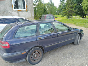 Volvo V40 1,6 77kw bens 98a (3 foto / 9)