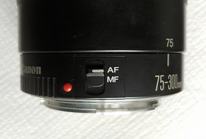 CANON ZOOM LENS EF 75-300mm 1:4-5.6 III , Japan , vahetus (3 foto / 10)