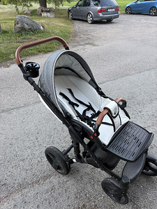 Продам коляску (2 фото из 5)
