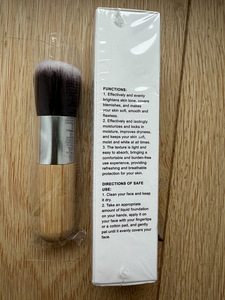 BB-kreem Hoygi Ivory White SPF30 + meigipintsel, uus (3 foto / 3)