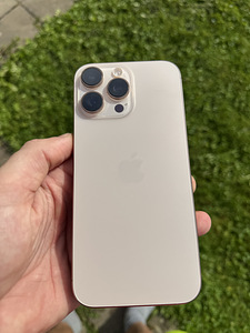 Apple iPhone 16 Pro Max Desert Titanium 256 GB (1 foto / 8)