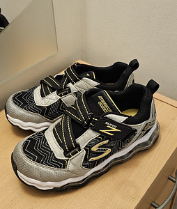 Кроссовки Skechers, 34 (1 фото из 2)