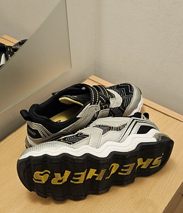 Кроссовки Skechers, 34 (2 фото из 2)