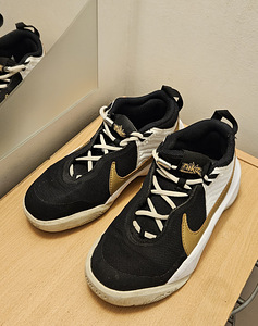 Nike tossud 35,5 (1 foto / 2)