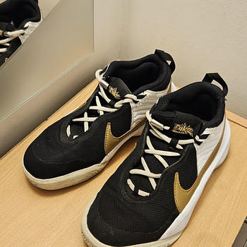 Nike tossud 35,5