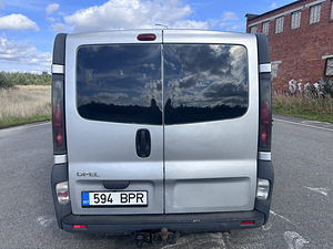Opel vivaro (4 foto / 9)