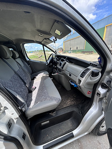 Opel vivaro (6 foto / 9)