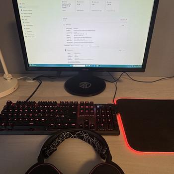 Müüa mänguarvuti komplekt