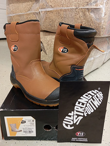 Töösaapad turvasaapad rigger boots 39 40 (1 foto / 4)