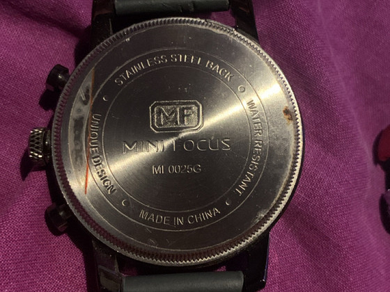 Часы Mini Fosucs и WEIDE WH-6301